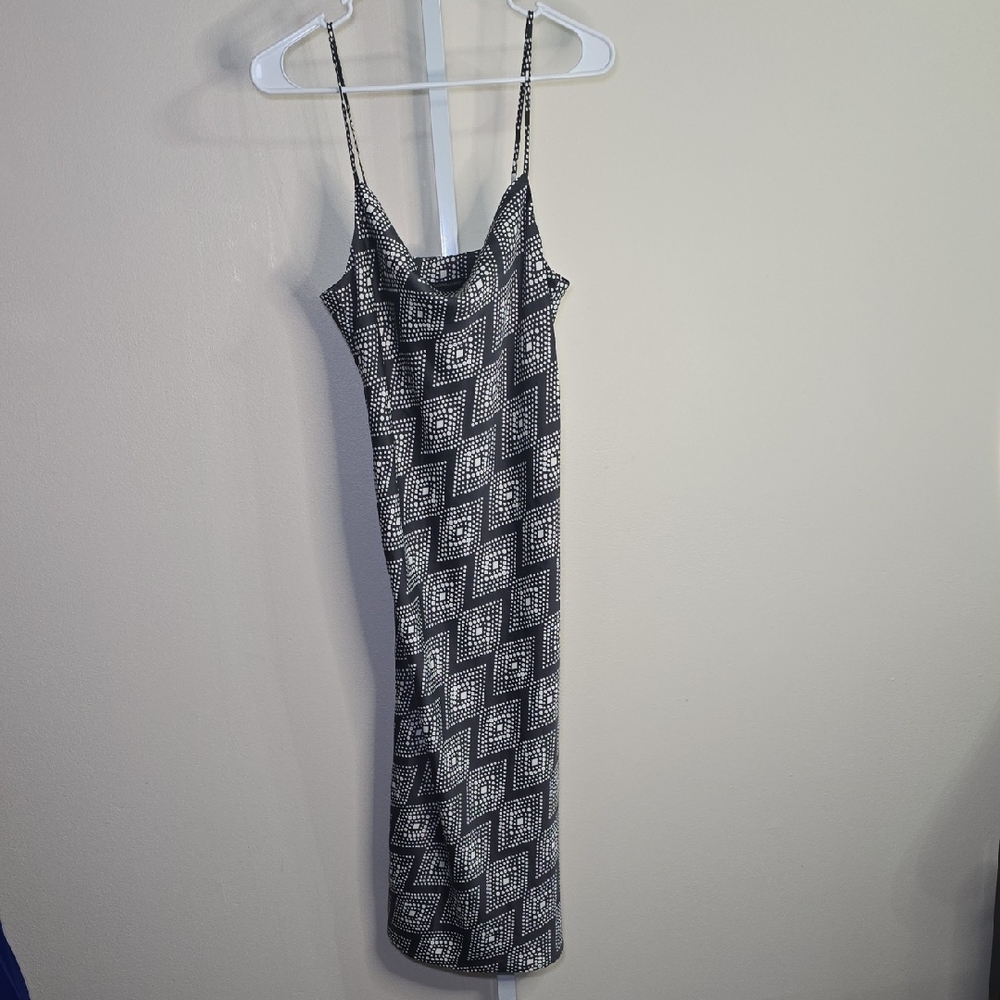 Banana Republic Black‎ and White Sheath Midi Dress